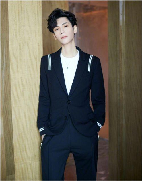 吃瓜娱乐圈 罗云熙是谁,娱乐圈新晋实力派演员的崛起之路